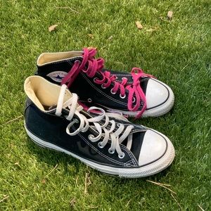 High top Converse size 9 women 7 mens